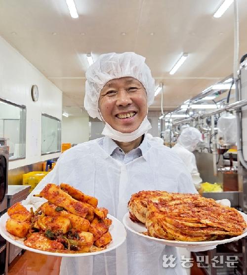 “국산 원재료·비법 양념장이 김치품평회 대상 비결”