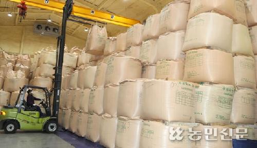 산지 쌀값 하락세 완연...비축미 공급에 약보합 전망