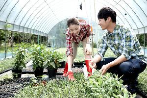 농업경영주 배우자, 취업해도 농업인 자격 유지